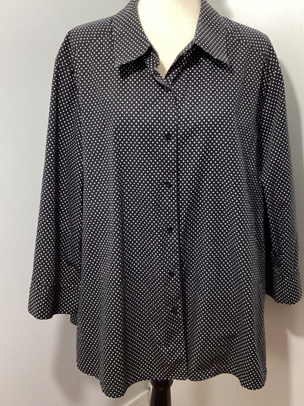 Y2K FOXCROFT SHAPED FIT BLACK/WHITE POLKA DOT SHIRT 24W BUTTON FRONT BUSINESS